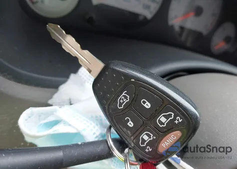 2006 Chrysler Town & Country Touring from USA, damaged, VIN 2A4GP54L76R825439